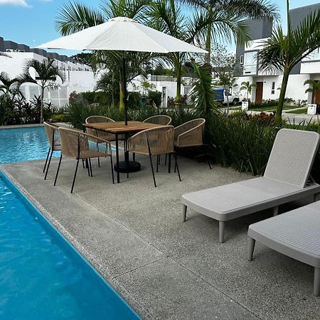 Casa Comoda Con Piscina Naranjo Luaran gambar